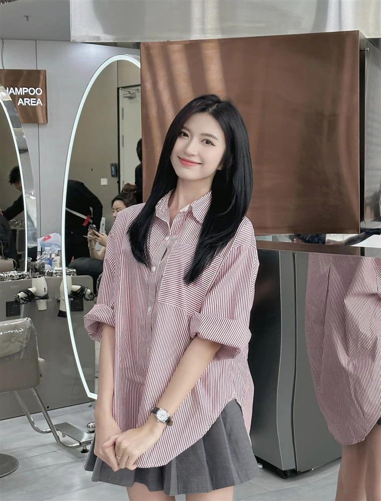 Mê mẩn gu thời trang đời thường sành điệu của em gái Tuấn Tú Món Quà Của Cha-7