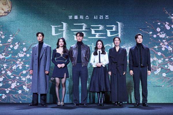 Cảm lạnh với 5 hội bạn thân trong phim Hàn: Chỉ tồn tại khi có tiền và quyền-4