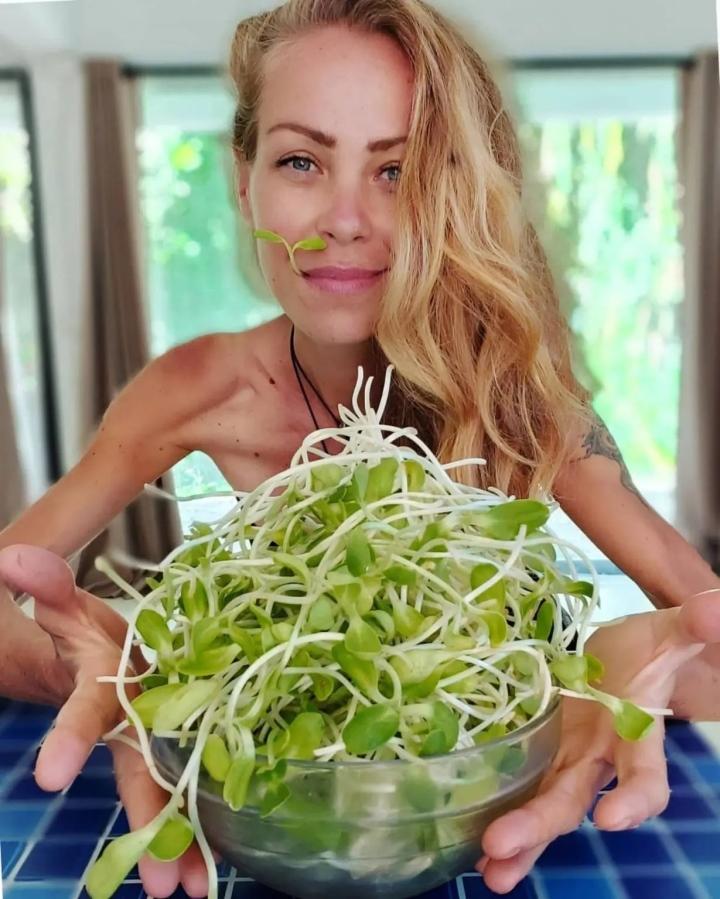 Blogger nổi tiếng sống thuần chay chết vì suy kiệt và nhiễm trùng-5