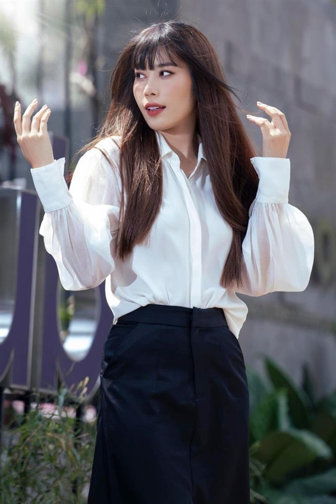 Nam Em sau khi thi hoa hậu: Lên Đà Lạt ở ẩn, bất ngờ công khai bạn trai-11