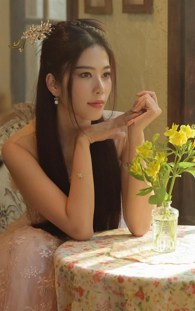 Nam Em sau khi thi hoa hậu: Lên Đà Lạt ở ẩn, bất ngờ công khai bạn trai-12