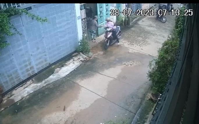 CLIP: Xác minh việc người phụ nữ bị thôi miên lấy sạch tiền tiết kiệm-1