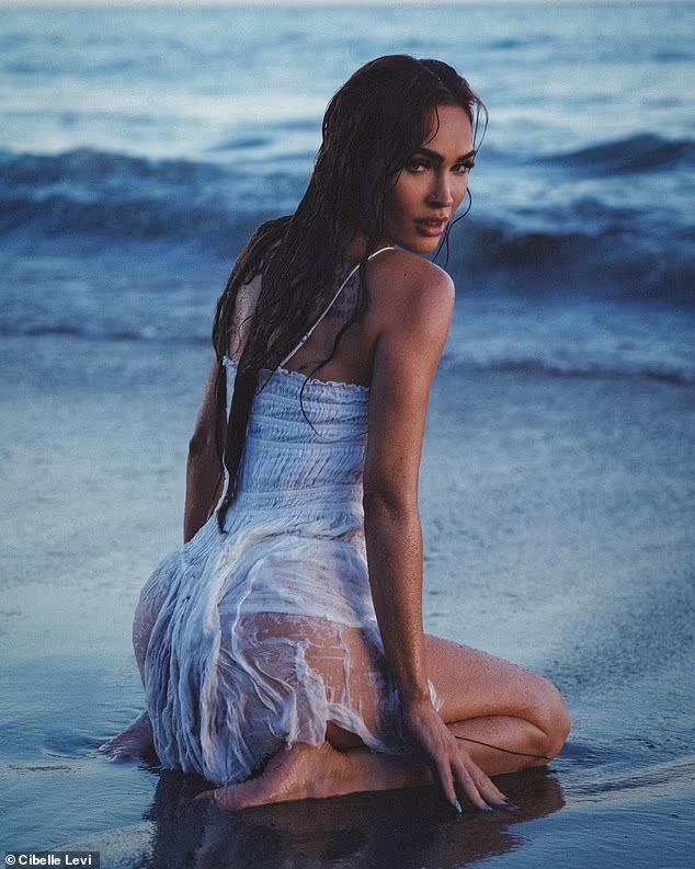 Minh tinh Megan Fox quyến rũ trên bãi cát-4