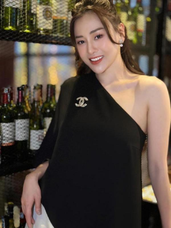 Khoe ảnh đi nghỉ tuần trăng mật ở Mỹ với Shark Bình, Phương Oanh diện áo hở eo đáp trả tin đồn mang bầu-8