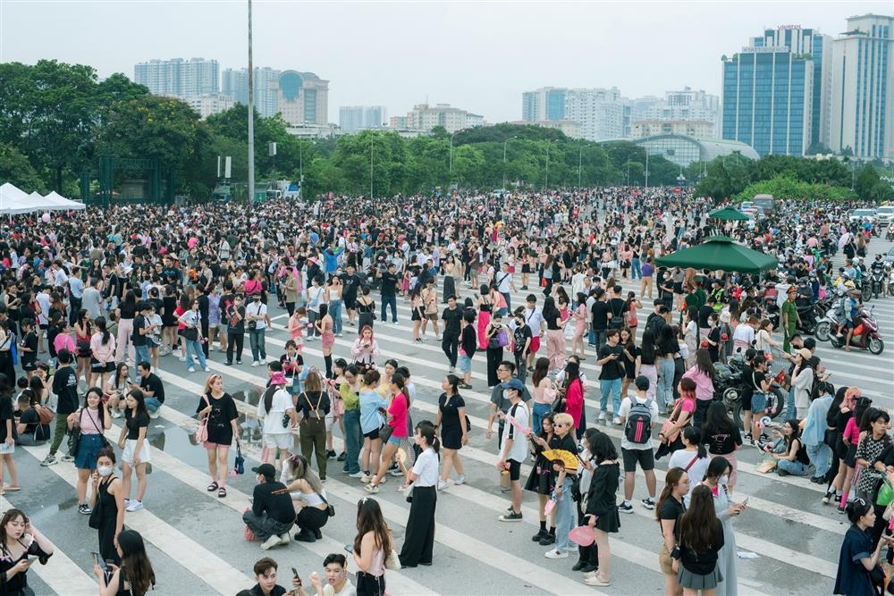 Giới trẻ Việt biến show Blackpink thành sàn diễn thời trang sành điệu-2