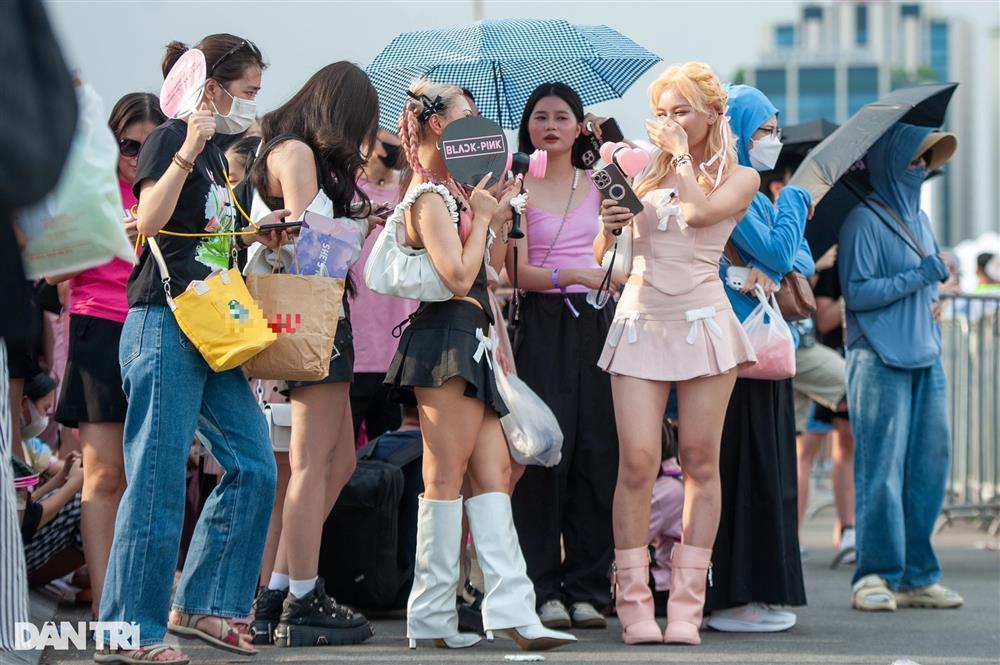 Giới trẻ Việt biến show Blackpink thành sàn diễn thời trang sành điệu-7