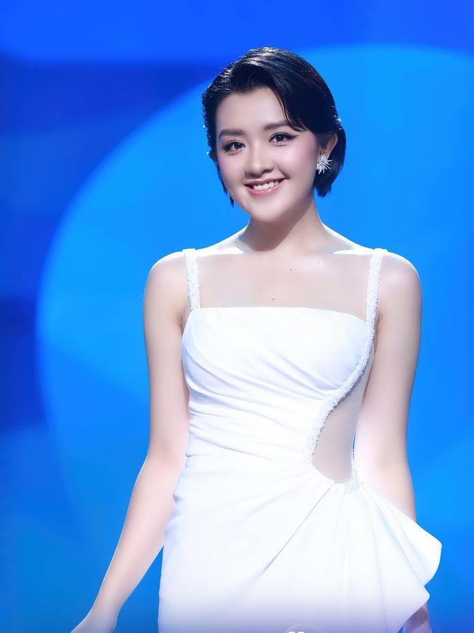 Nữ MC hẹn hò bác sĩ kém tuổi ở Người Ấy Là Ai: Bù trừ cho nhau những điểm trái ngược-1