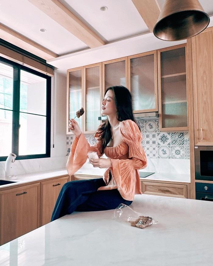 Trang phục khiến ngọc nữ Thái Lan Baifern Pimchanok diện hoài không chán-3