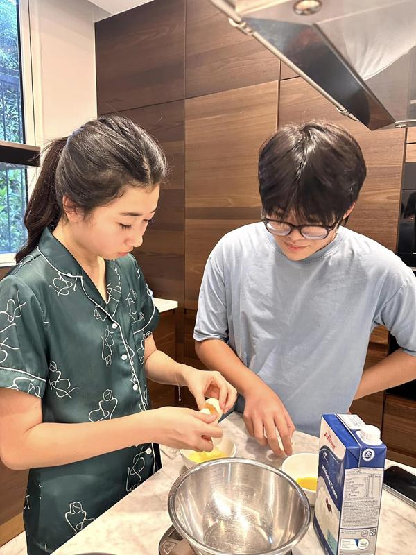 Con gái Hoa hậu Nguyễn Thị Huyền: Chiều cao gần vượt mẹ, nhan sắc gây chú ý-3