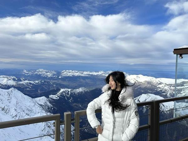 Con gái Hoa hậu Nguyễn Thị Huyền: Chiều cao gần vượt mẹ, nhan sắc gây chú ý-5