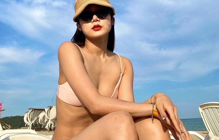 8 nữ vũ công nóng nhất SVĐ Mỹ Đình được hàng nghìn fans truy lùng có body tuyệt đẹp-11