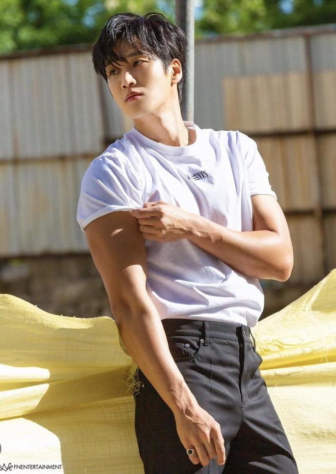 Những điểm đặc biệt của bạn trai mỹ nhân BlackPink-11