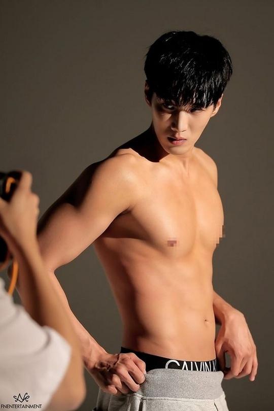 Những điểm đặc biệt của bạn trai mỹ nhân BlackPink-4