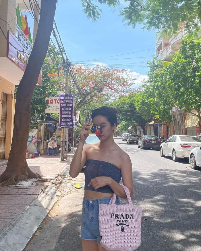 Sao nữ Reply 1988 khoe ảnh du lịch Nha Trang, netizen hài hước nhắc tên Rosé (BLACKPINK)-1