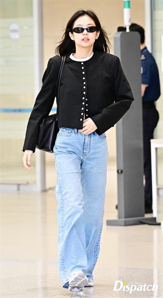 Jennie xuất hiện gợi cảm bên G-Dragon tại sân vận động?-4