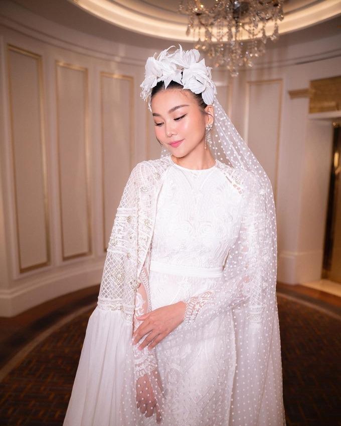 Siêu mẫu Thanh Hằng ở tuổi 40: Sắc vóc gợi cảm, ở biệt thự tiền tỷ-2