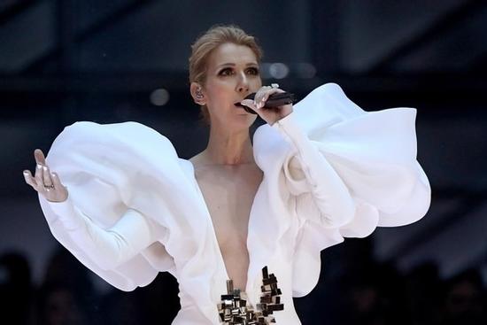 Không có loại thuốc nào điều trị được bệnh của Celine Dion