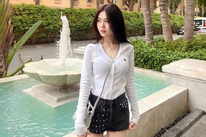 Sao nhí Bảo An ngày càng xinh đẹp, diện váy áo quyến rũ ở tuổi 17-2