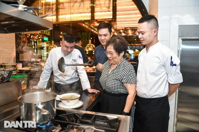 Cận cảnh bát phở 280.000 đồng khiến thành viên Blackpink húp đến giọt cuối-3