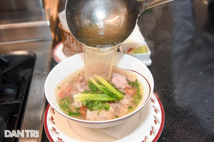 Cận cảnh bát phở 280.000 đồng khiến thành viên Blackpink húp đến giọt cuối-5