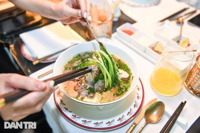 Cận cảnh bát phở 280.000 đồng khiến thành viên Blackpink húp đến giọt cuối-6