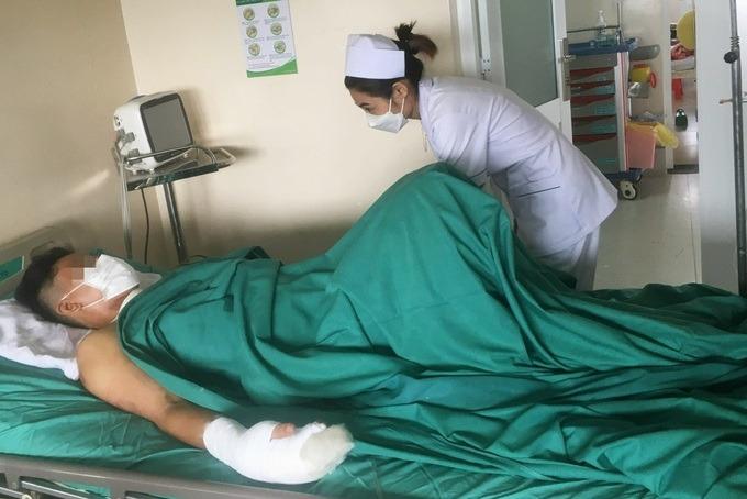 Hà Nội: Dây diều sắc như dao cứa ngang cổ người, chém đứt đầu xe ô tô-3