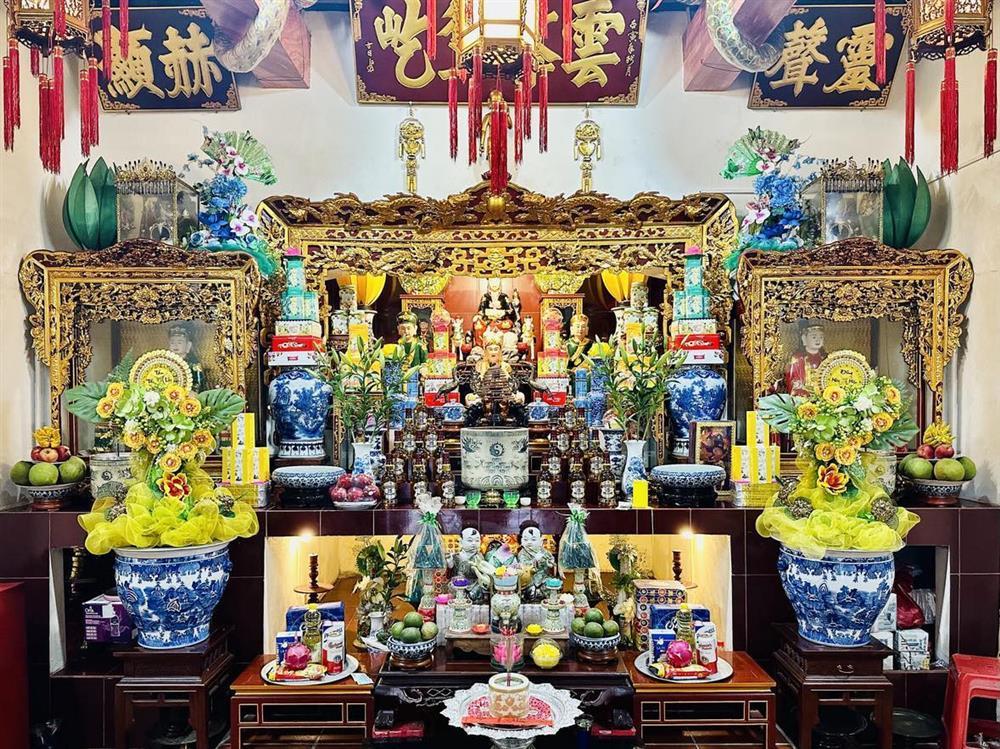 Ông Tây ôm ngựa mã ở sân bay từng tắm tiên sông Hồng, mua điếu cày về Pháp-6