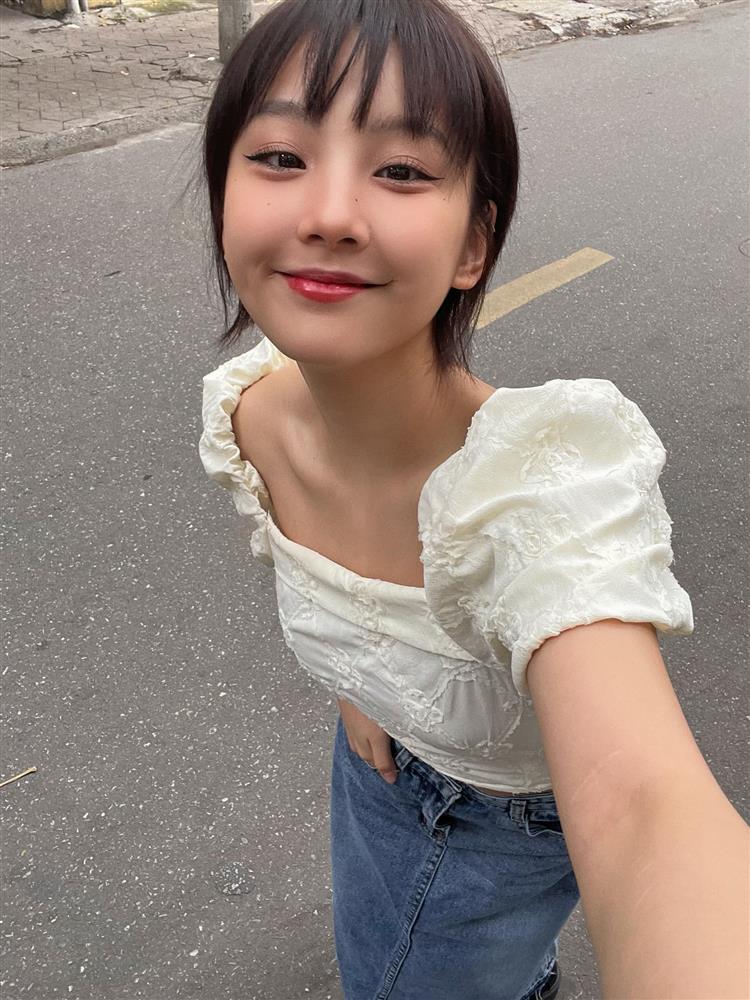 Vẻ sắc sảo ngoài đời của hot girl người Tày khác hẳn Ninh loe Món quà của cha-1