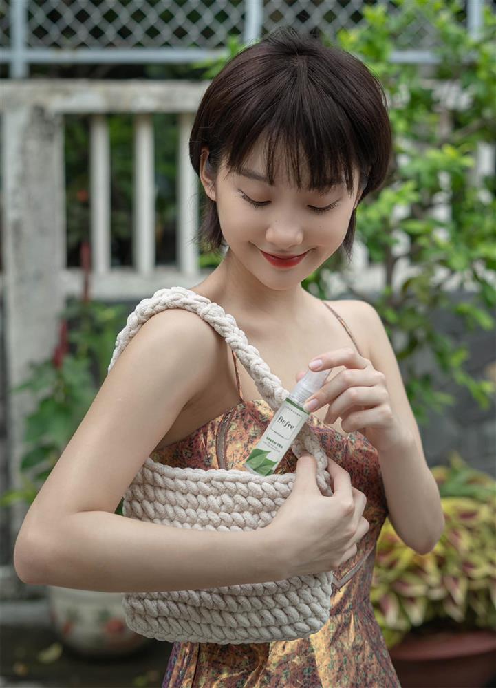 Vẻ sắc sảo ngoài đời của hot girl người Tày khác hẳn Ninh loe Món quà của cha-2