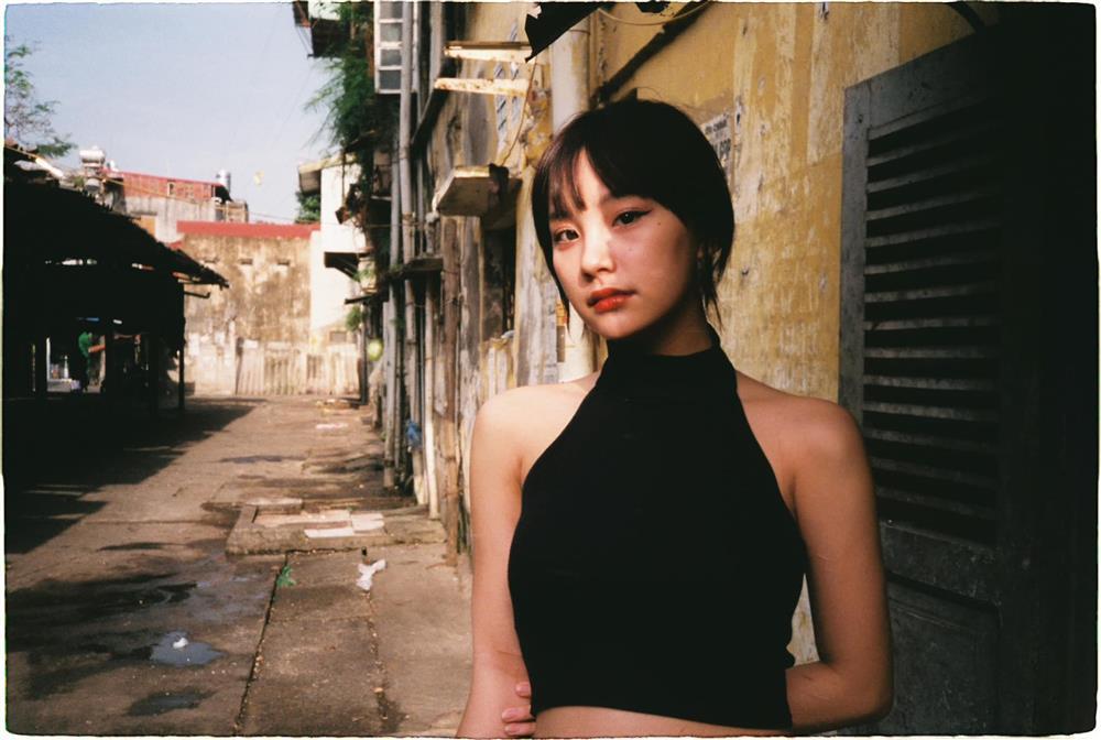 Vẻ sắc sảo ngoài đời của hot girl người Tày khác hẳn Ninh loe Món quà của cha-14