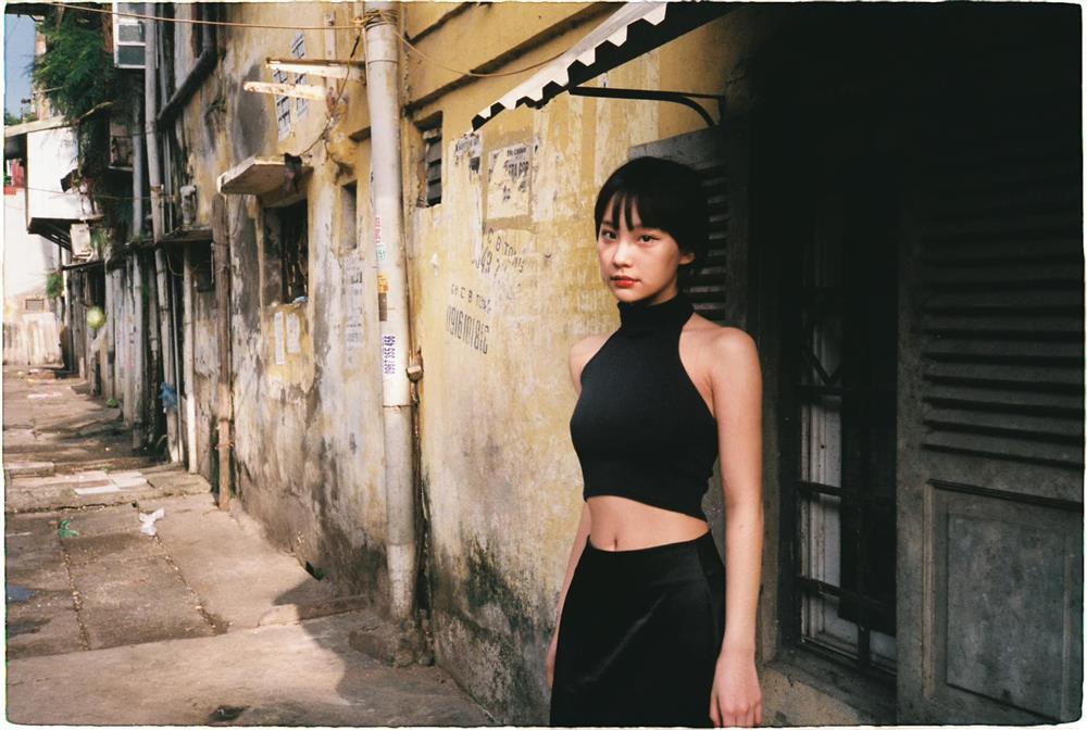 Vẻ sắc sảo ngoài đời của hot girl người Tày khác hẳn Ninh loe Món quà của cha-18