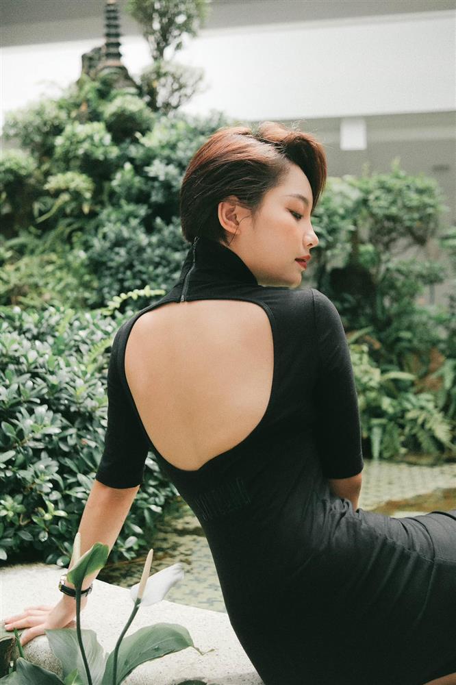 Vẻ sắc sảo ngoài đời của hot girl người Tày khác hẳn Ninh loe Món quà của cha-20