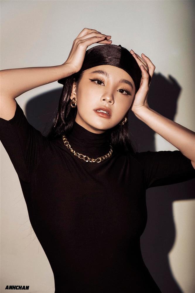 Vẻ sắc sảo ngoài đời của hot girl người Tày khác hẳn Ninh loe Món quà của cha-21