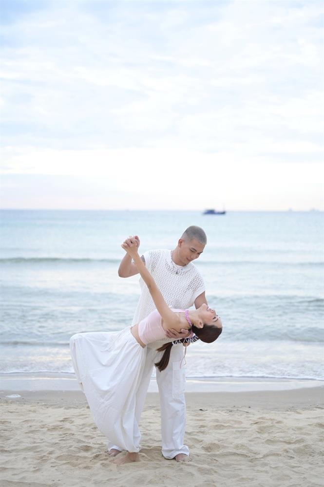 Emily hạnh phúc trước lời cầu hôn trên biển của BigDaddy-2