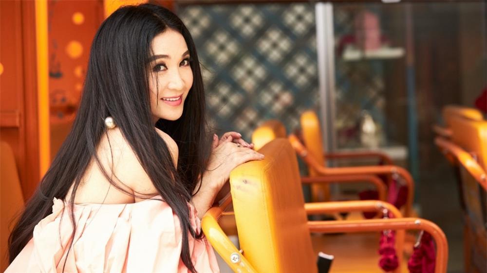 Ôn Bích Hà: Mỹ nữ đẹp nhất màn ảnh tiết lộ bí quyết trẻ trung quyến rũ-4