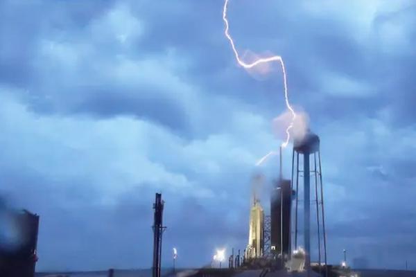 Vì sao nên thường xuyên giặt vỏ gối?-2