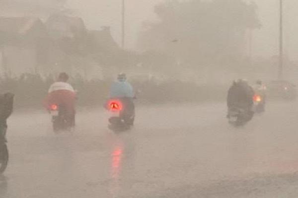 Mưa lớn khiến mặt đường ở Lai Châu bị đứt gãy-3