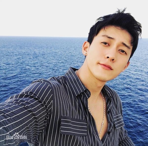 Dàn sao nam cơ bắp cuồn cuộn nổi tiếng sau một bộ phim-25