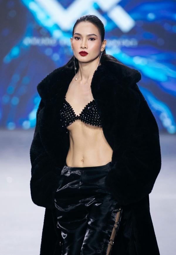 Anh Thư gợi cảm, đọ dáng Thanh Hằng, Hương Giang trên sàn diễn-7