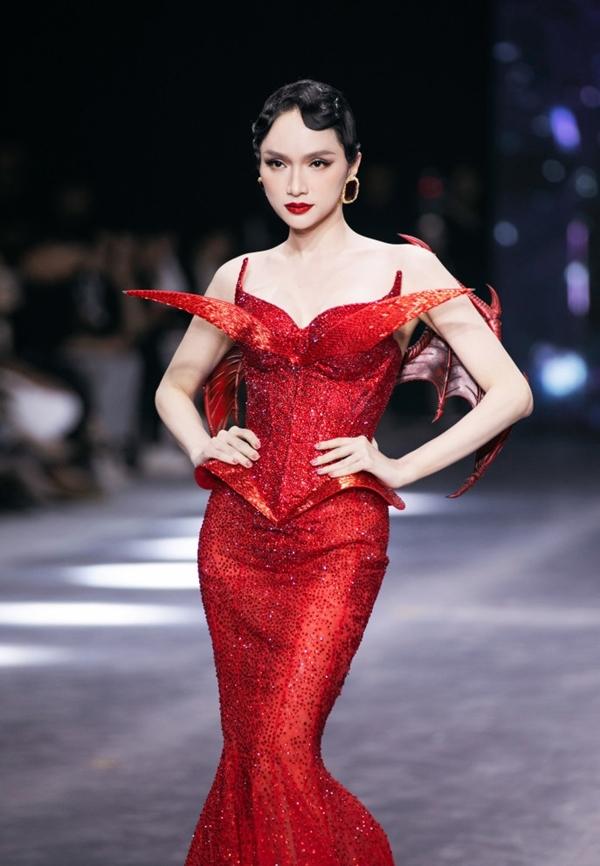 Anh Thư gợi cảm, đọ dáng Thanh Hằng, Hương Giang trên sàn diễn-12