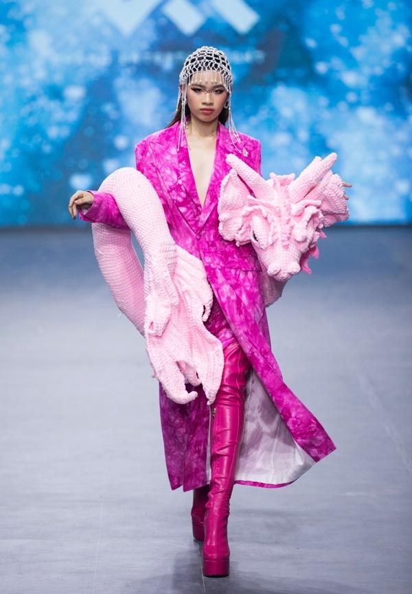 Anh Thư gợi cảm, đọ dáng Thanh Hằng, Hương Giang trên sàn diễn-11