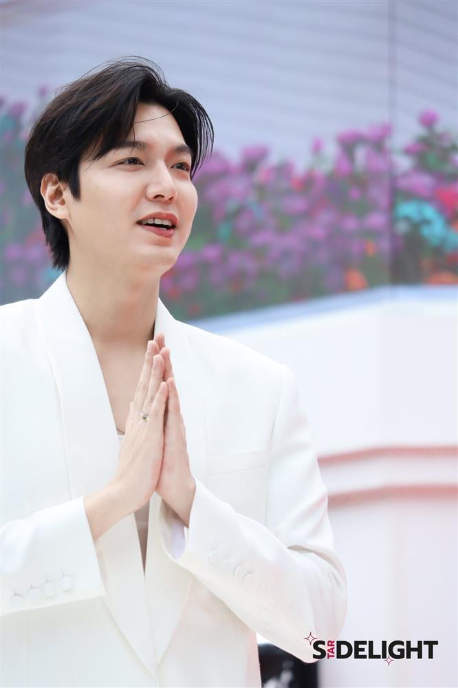 Lee Min Ho gây chú ý với diện mạo ở tuổi U40-3