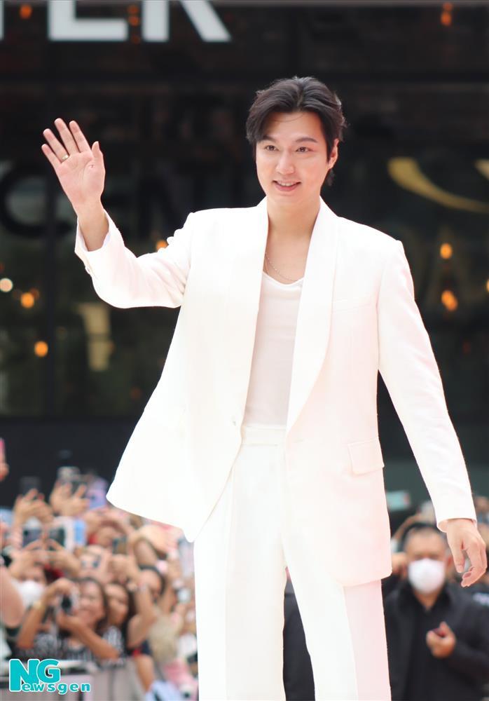 Lee Min Ho gây chú ý với diện mạo ở tuổi U40-4