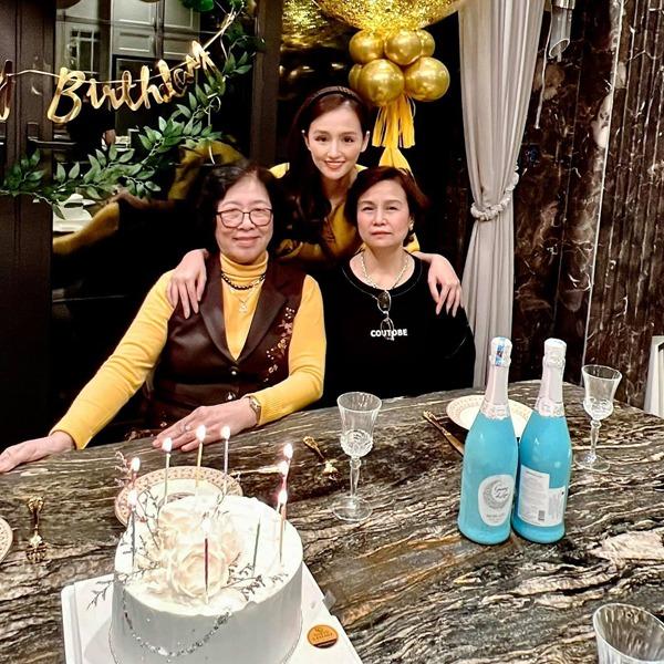 Mẹ chồng nữ diễn viên miền Bắc sở hữu BST kim cương triệu đô: Ủng hộ con dâu theo đuổi nghệ thuật-5