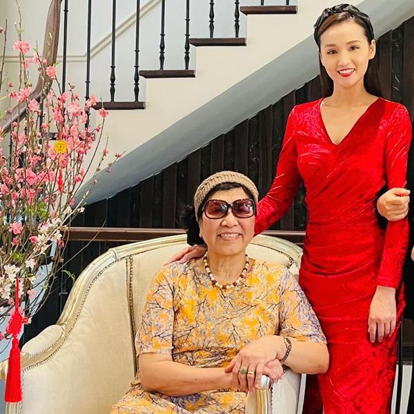 Mẹ chồng nữ diễn viên miền Bắc sở hữu BST kim cương triệu đô: Ủng hộ con dâu theo đuổi nghệ thuật-7