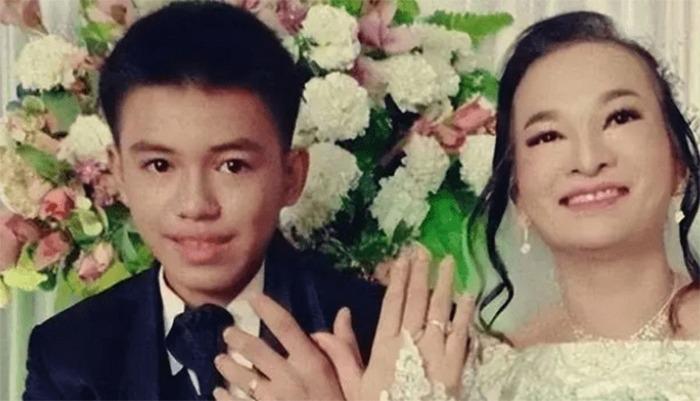 Đám cưới gây rúng động Indonesia khi cô dâu là bạn thân của mẹ chú rể-2