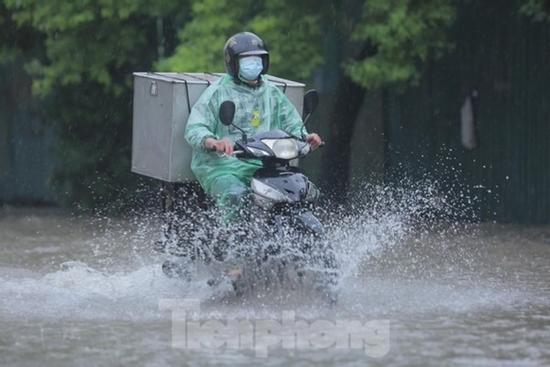 Hà Nội mưa rả rích nhiều ngày tới