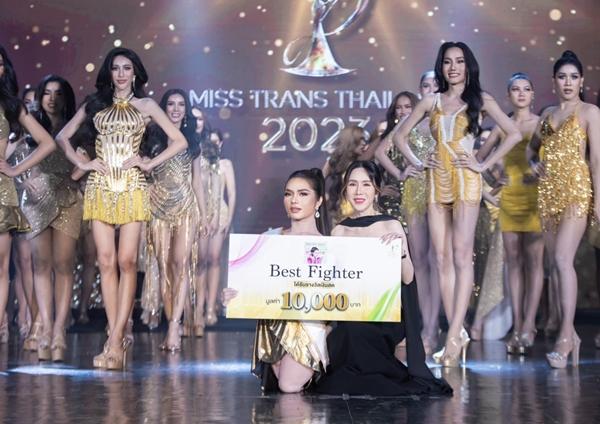 Quá khứ khó khăn của người đẹp cụt 2 chân, 1 tay mới thi hoa hậu-2