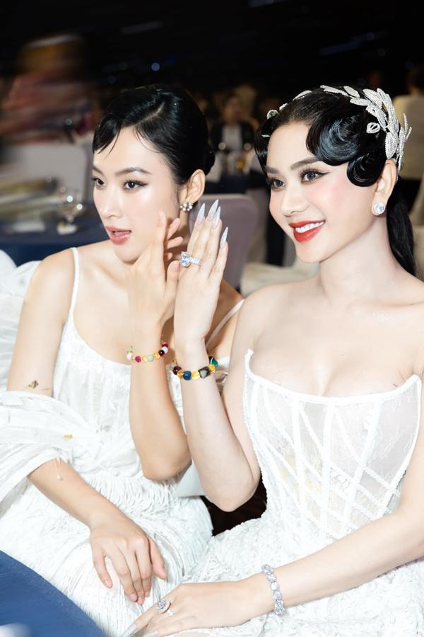 Hơn Angela Phương Trinh gần 20 tuổi, công chúa Lâm Khánh Chi đẹp không kém đàn em-2