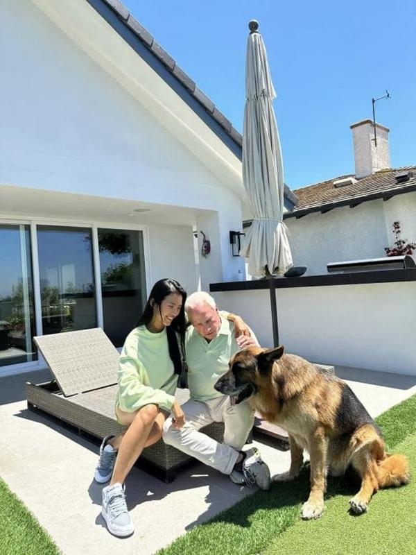 Người đẹp Việt yêu tỷ phú U80 lặng lẽ về Việt Nam, bật khóc nói lý do buông tay-2